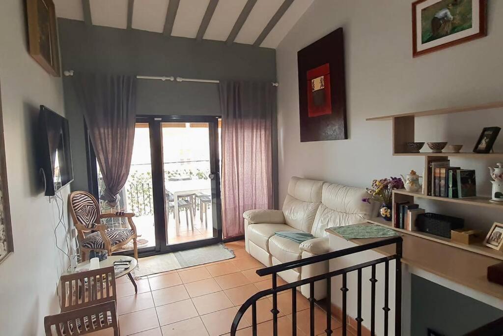 Preciosa Casa En Vilajoyosa Con Vistas Al Mar En Las Casas Colgantes Del Casco Antiguo Villajoyosa Esterno foto