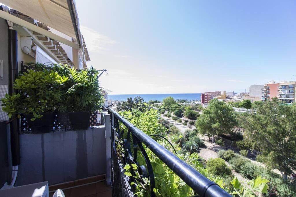 Preciosa Casa En Vilajoyosa Con Vistas Al Mar En Las Casas Colgantes Del Casco Antiguo Villajoyosa Esterno foto